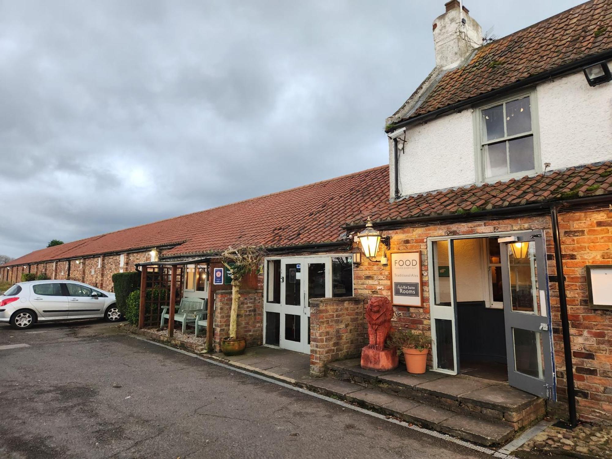 Red Lion Inn & Motel York Bagian luar foto