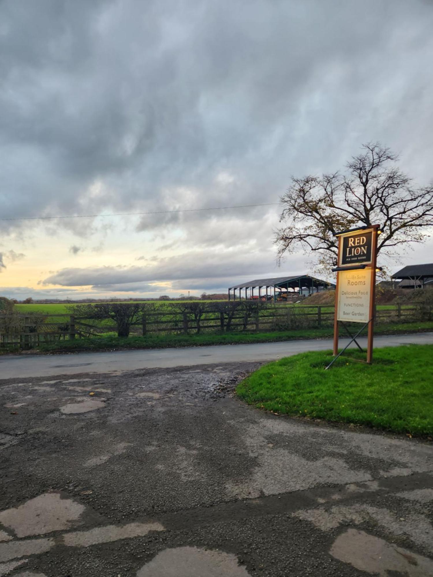 Red Lion Inn & Motel York Bagian luar foto
